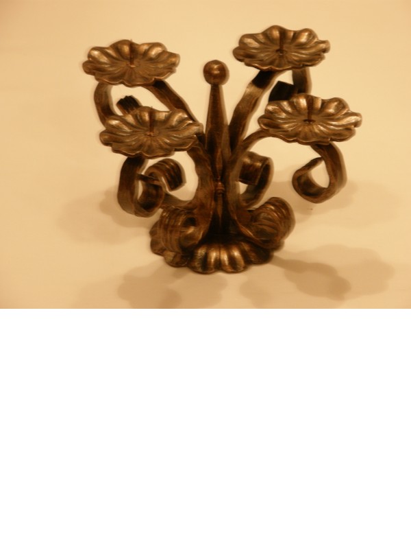 KOVAN SVEČNIK ZA ŠTIRI SVEČKE